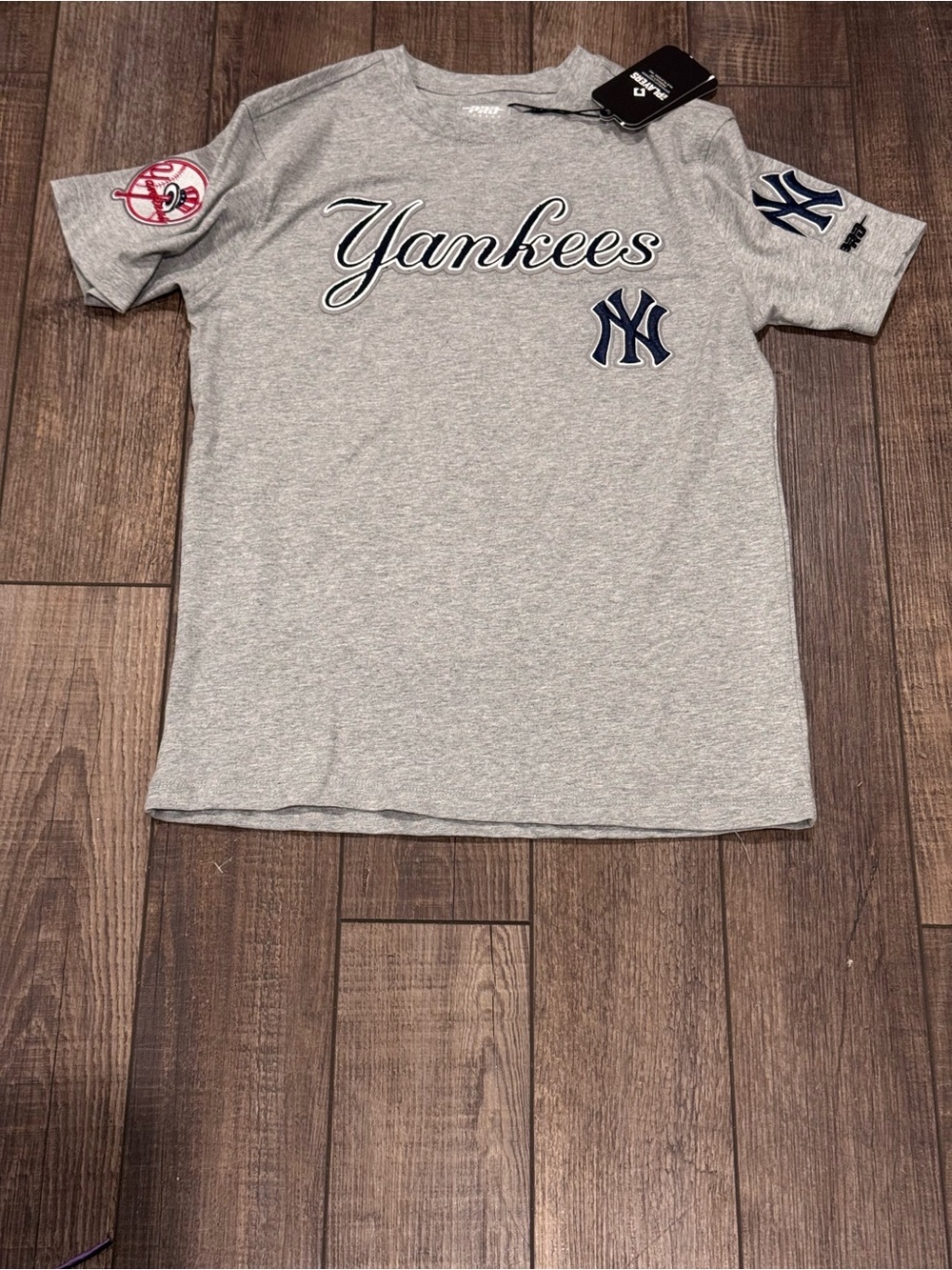 Pro Standard New York Yankees Youth Large 14/16 Gray T-Shirt Patch Logo MLB Tee